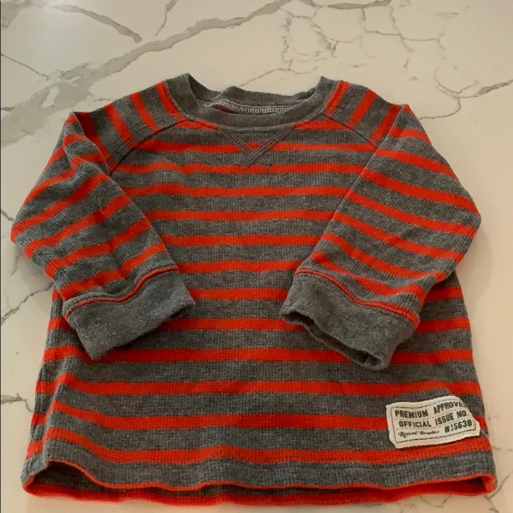 EUC Carter’s thermal top, sz 12 mos